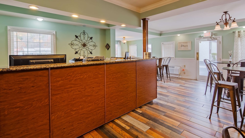 SureStay Hotel by Best Western Helen Downtown 7/29