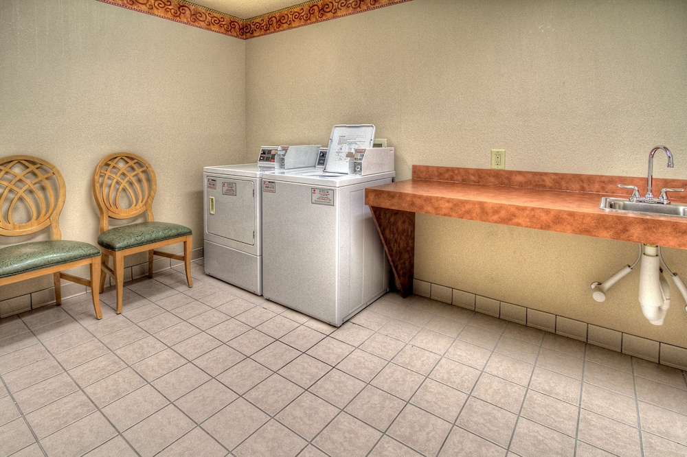 Hampton Inn & Suites Kalamazoo-Oshtemo 21/42