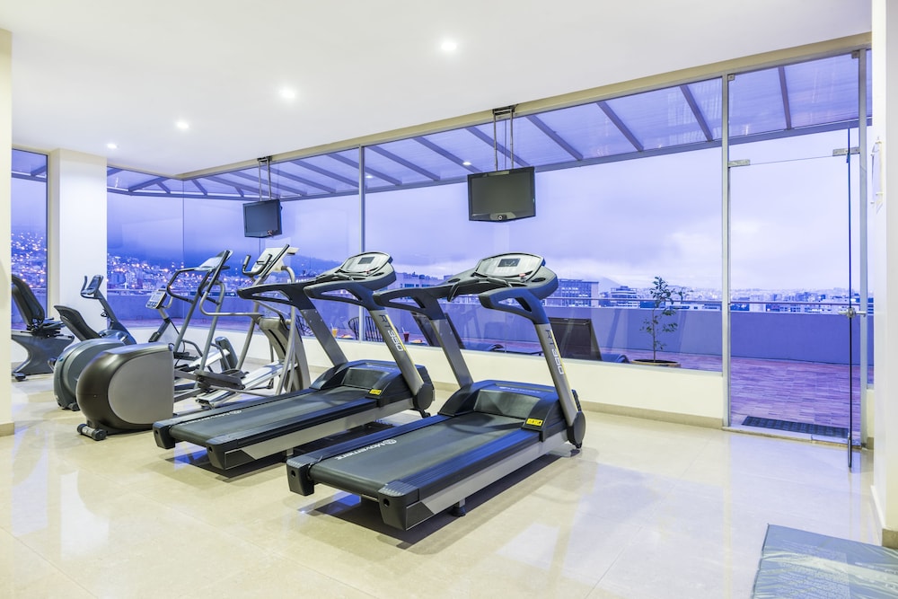 HOLIDAY INN EXPRESS QUITO 27/66