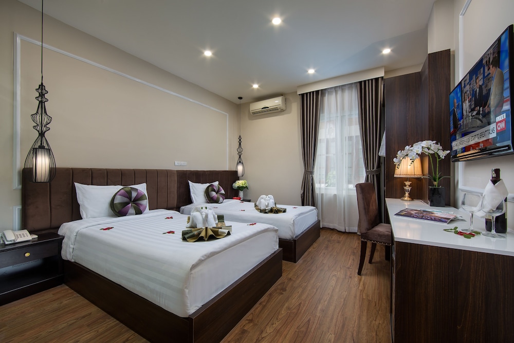 DELUXE, TWIN BEDS