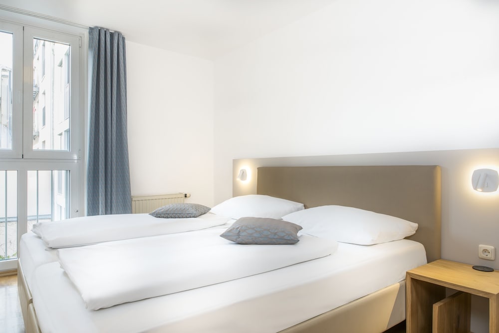 1 BEDROOM, PREMIUM, APARTMENT