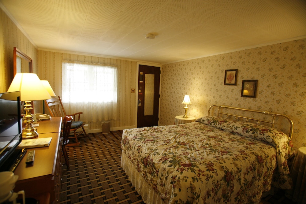 Bennington Motor Inn 17/35