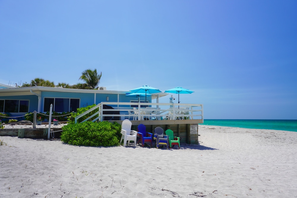Pearl Beach Inn 44/54