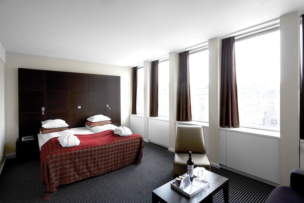 Square Hotel 20/43