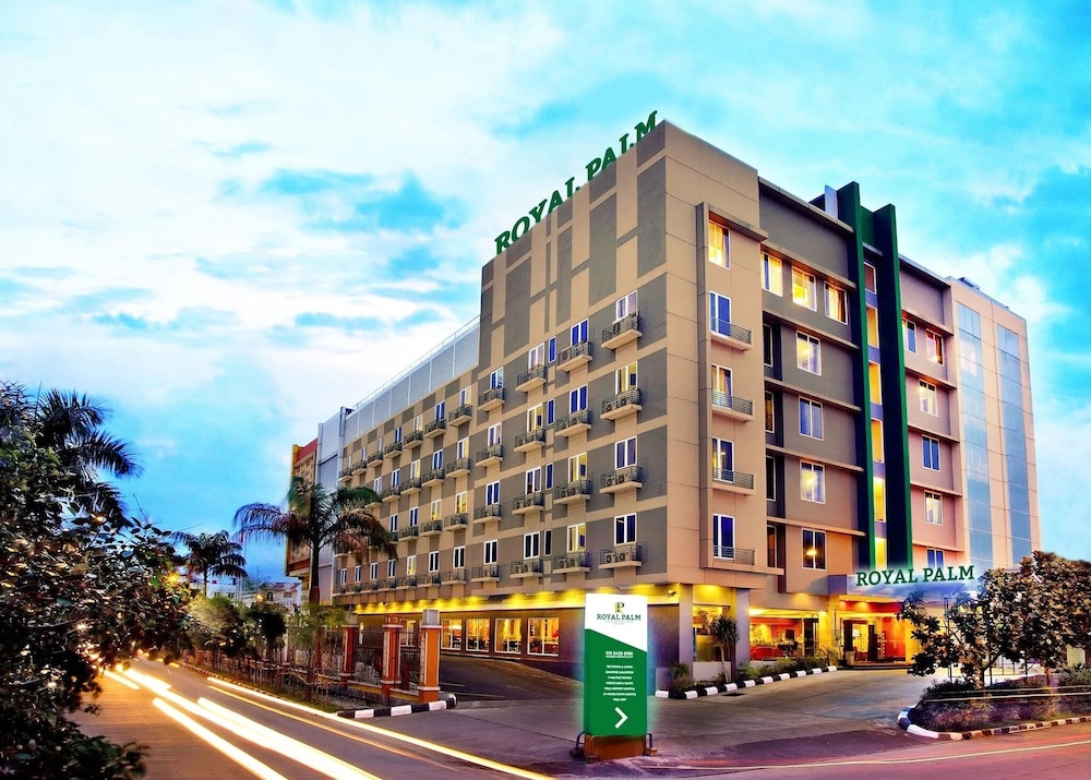 Royal Palm Hotel And Conference Center in JAKARTA