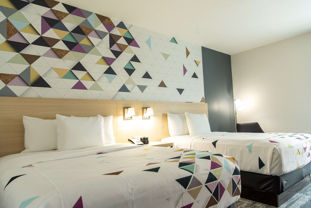 La Quinta Inn & Suite by Wyndham Lake City 13/29
