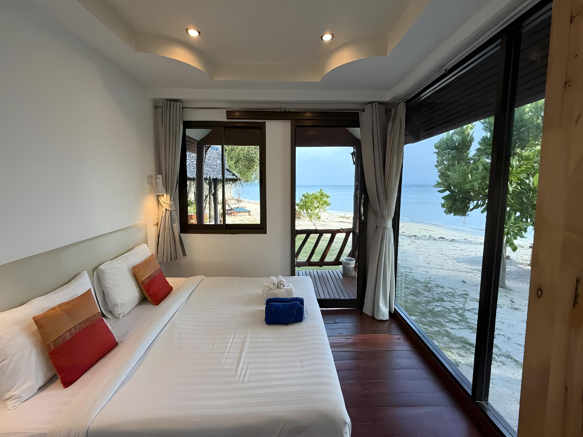 Room, Beach Front, Small