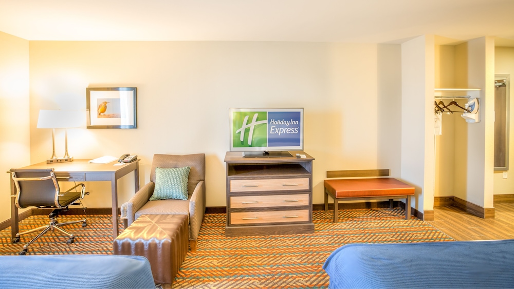 Holiday Inn Express Wichita South 44/59