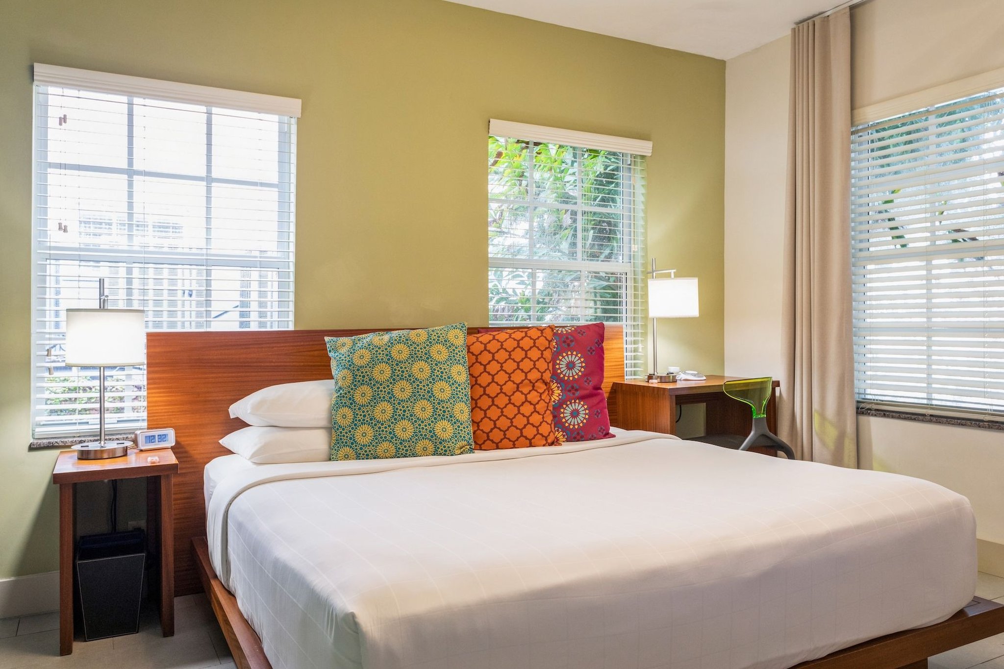 STANDARD, KING BED