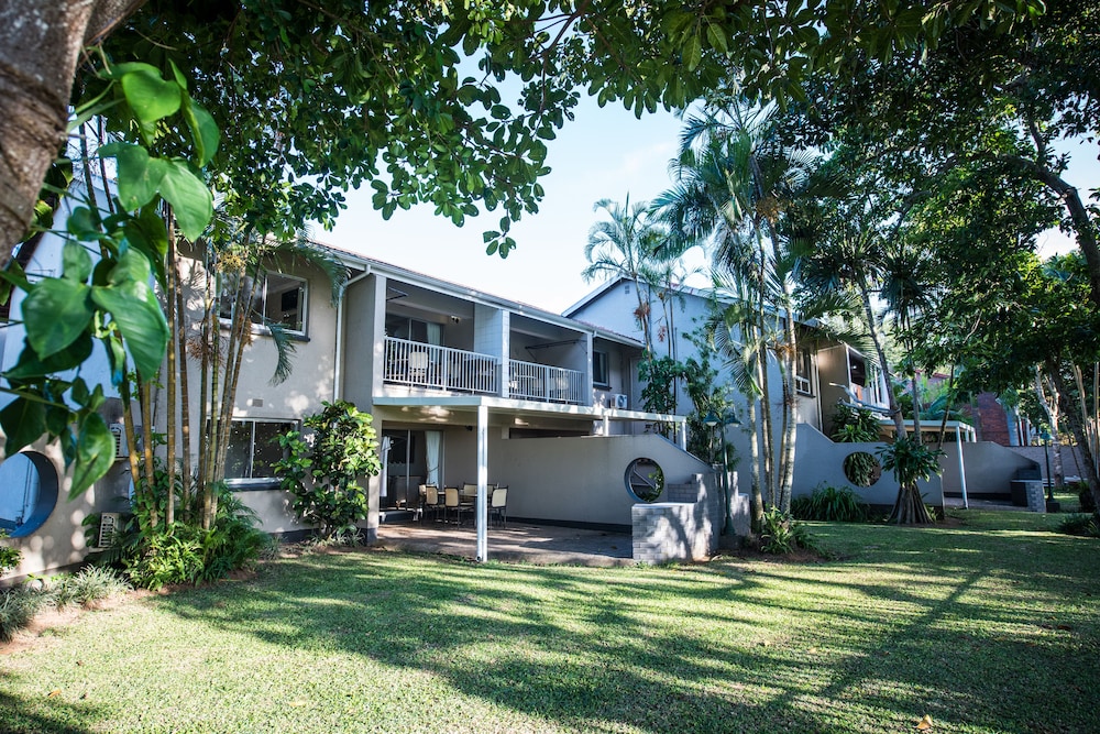 Lake View Cabanas 52/69