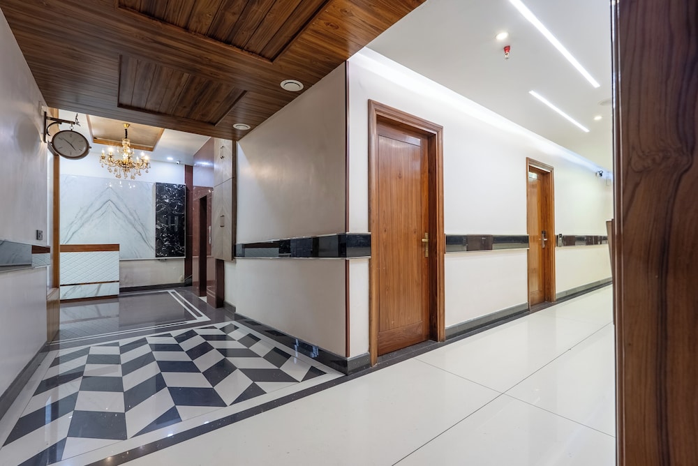 Leela Grande Hotel 10/50