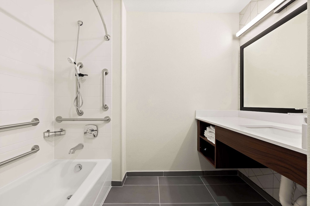Everhome Suites Huntsville - Research Park 59/60