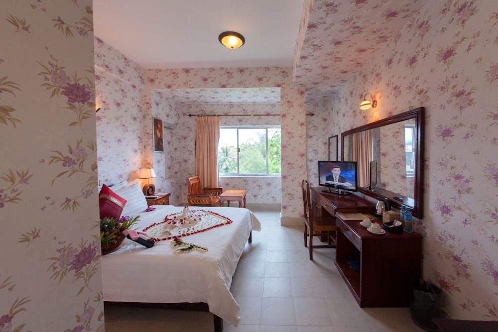Parklane Hotel 23/50