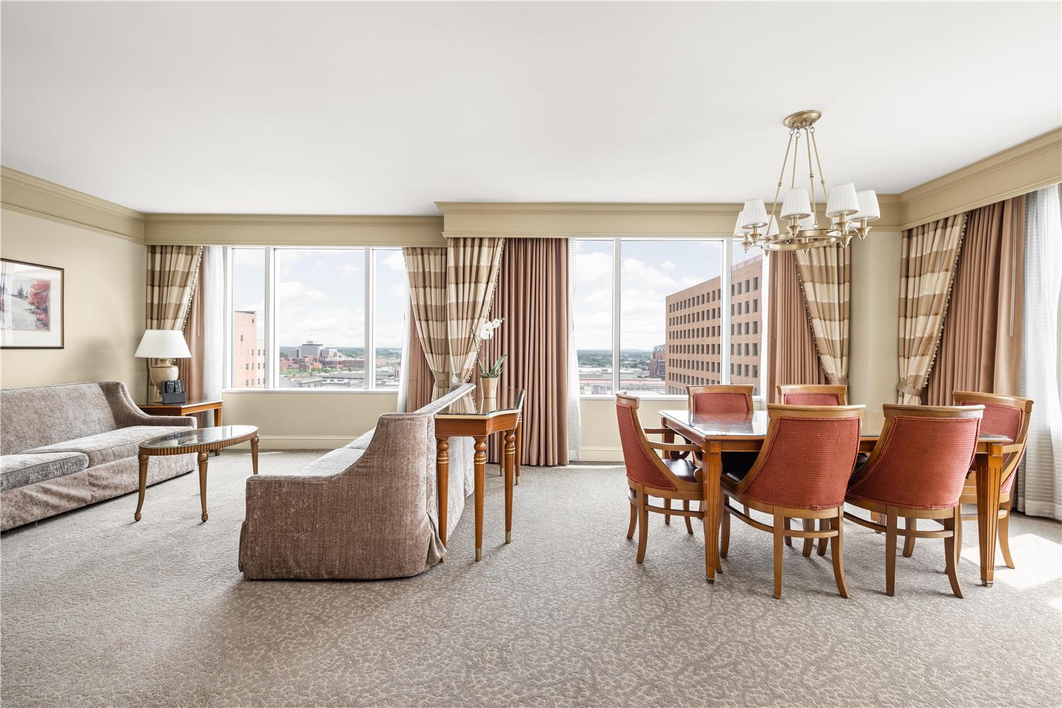Cityscape, Suite, King Bed, Parlor