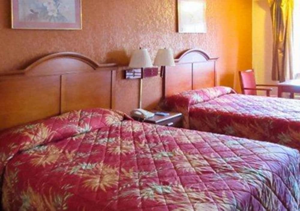 Rodeway Inn Forsyth near GA Public Safety Training Center 6/13