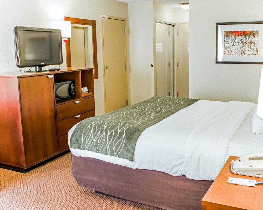 Comfort Inn Fayetteville near Fort Bragg 7/44