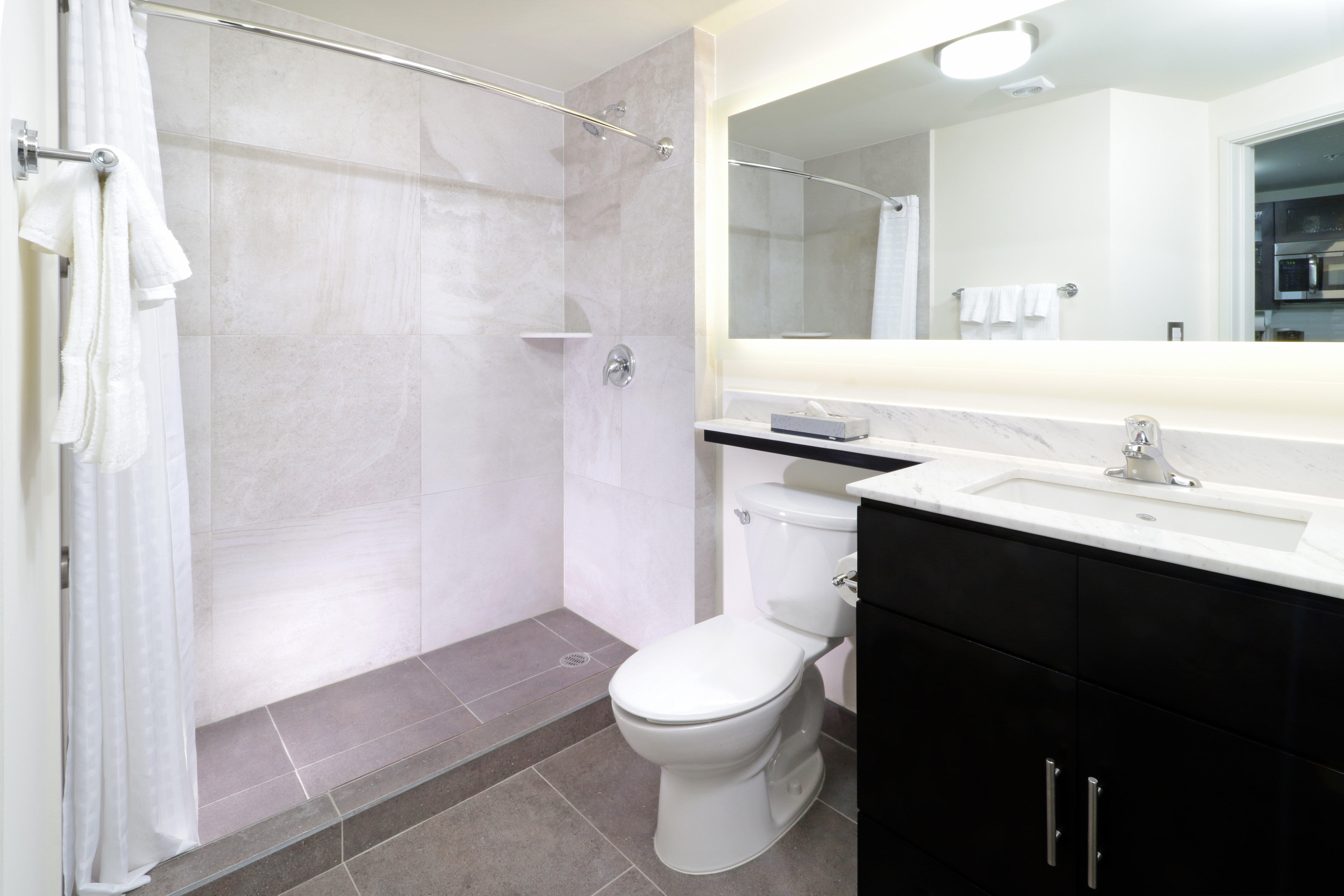 CANDLEWOOD SUITES CELAYA 72/75
