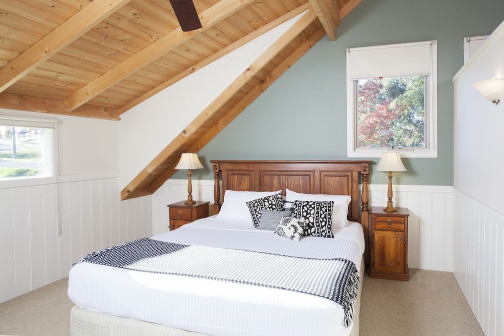 4 Bedrooms, Namara, Cottage, King and Queen Bed, 3 Beds