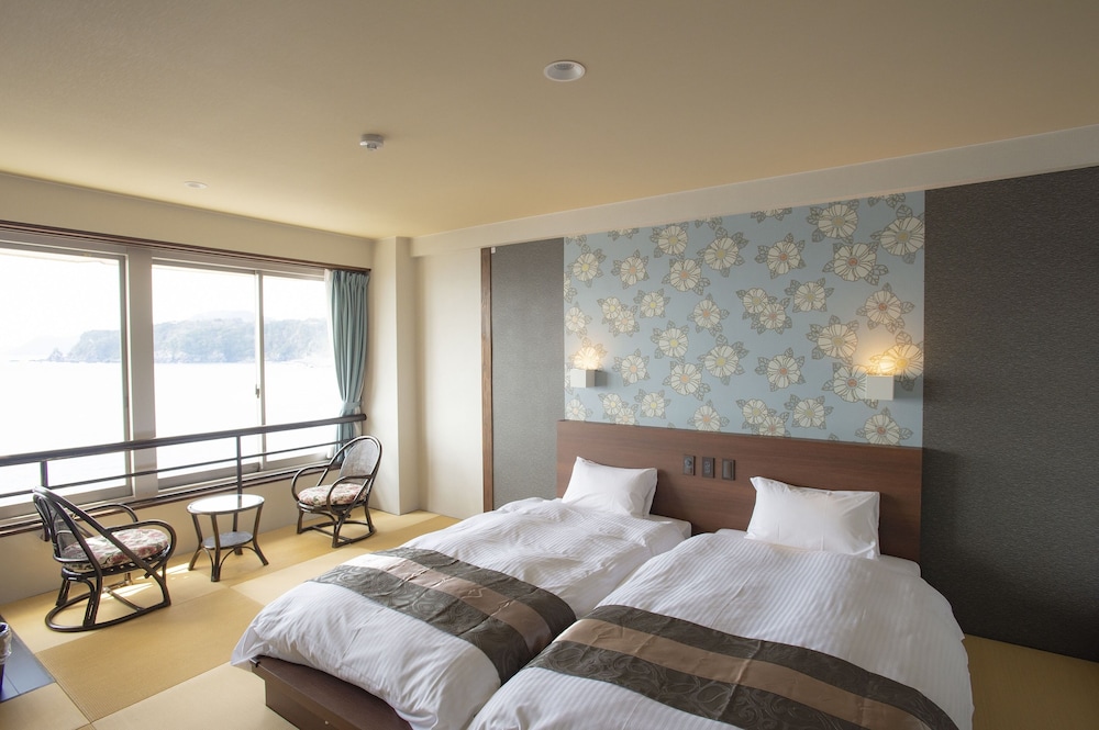 STANDARD, TWIN BEDS, OCEAN VIEW