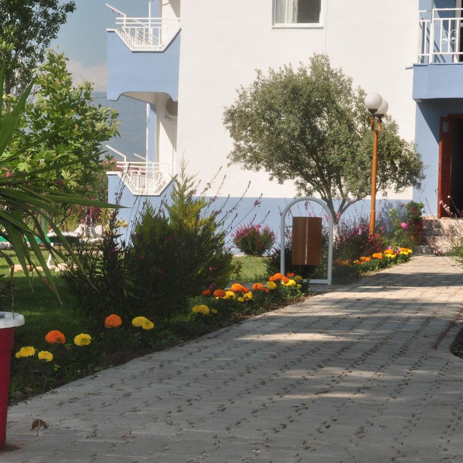 Onder Yildiz Hotel 44/55