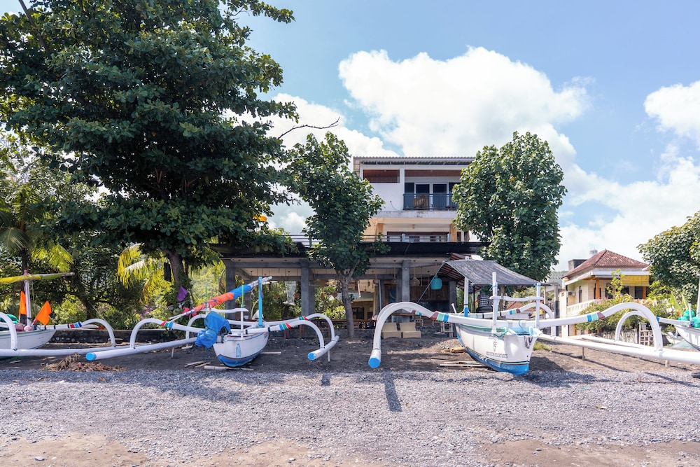 Amed Sari Beach Guesthouse 36/50