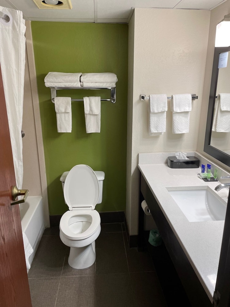 Sleep Inn & Suites near Sports World Blvd 38/39