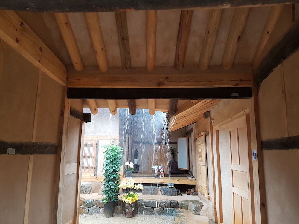 Jukheon Traditional House 32/50