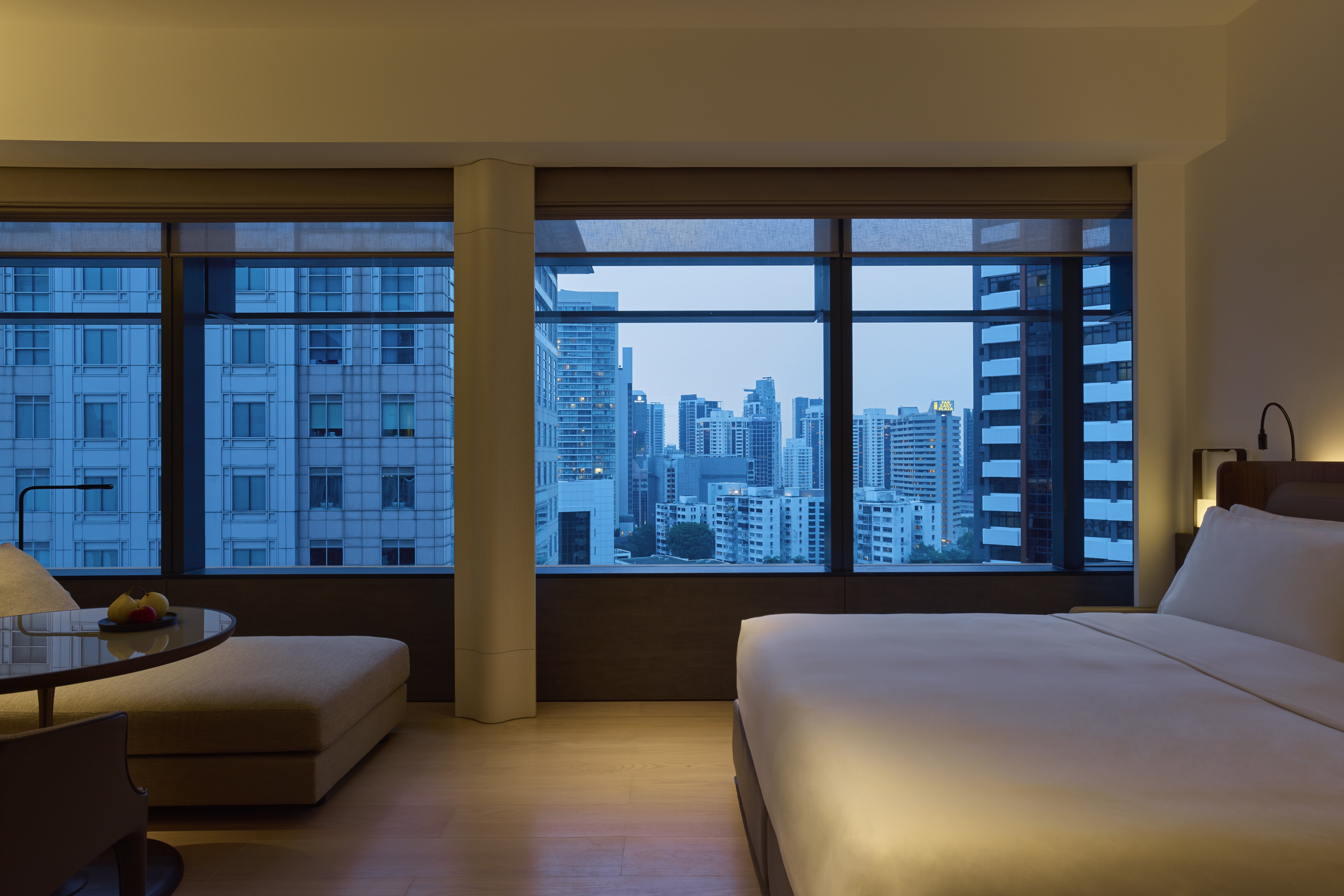 Emerald, King Bed