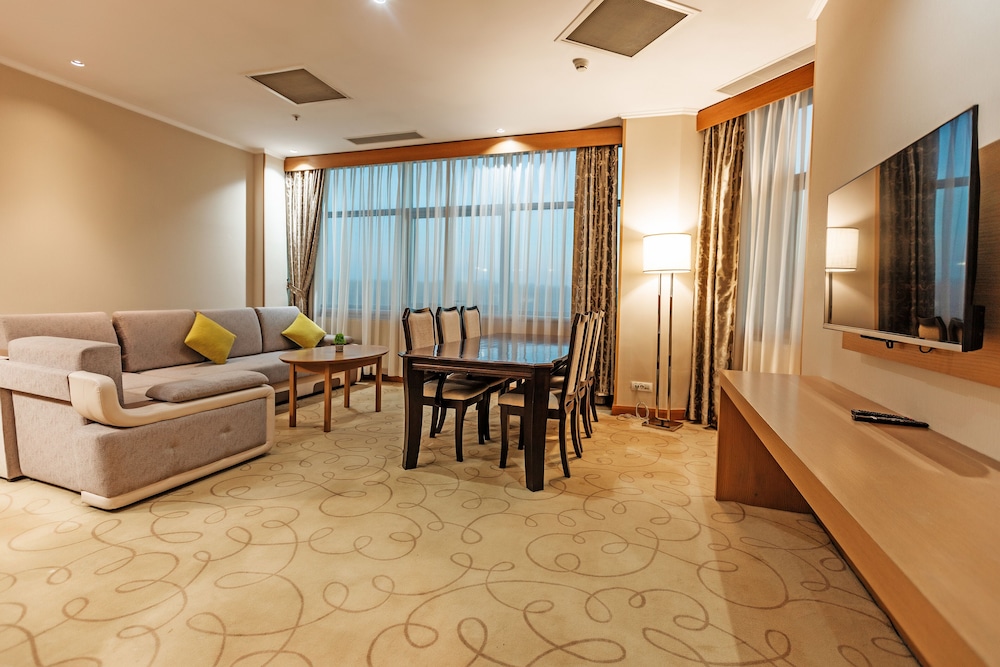 Hayat Hospitality Oskemen 30/48