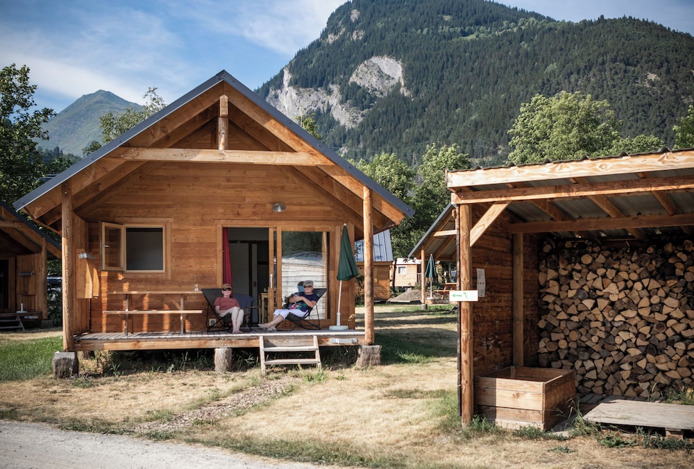 Huttopia Bourg Saint Maurice 3/48