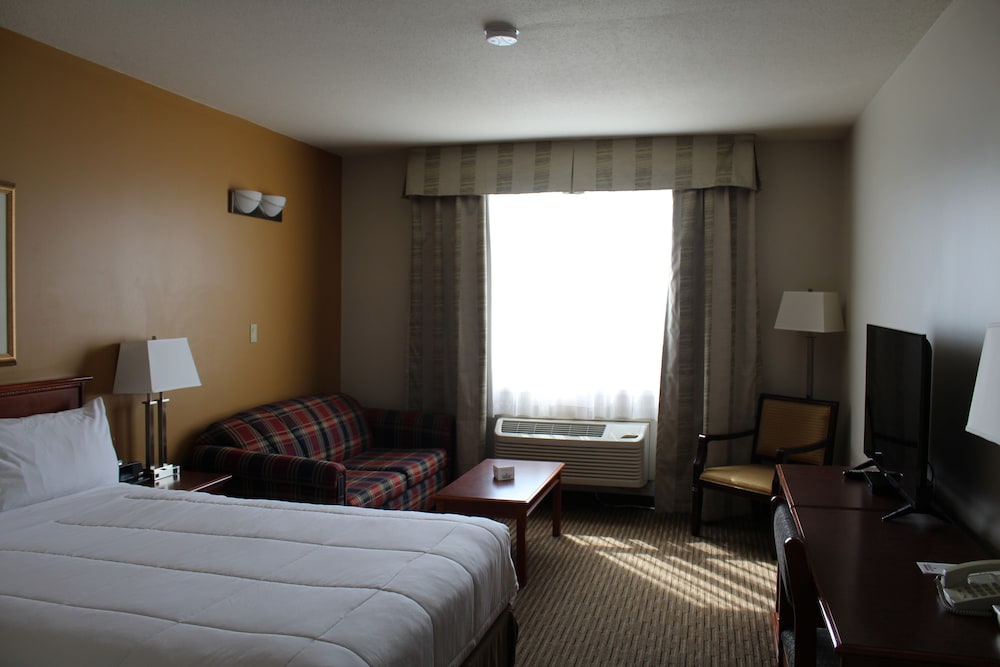 Foxwood Inn and Suites 8/38