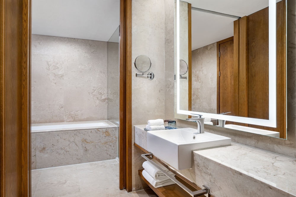 Four Points by Sheraton Shanghai, Kangqiao 14/17