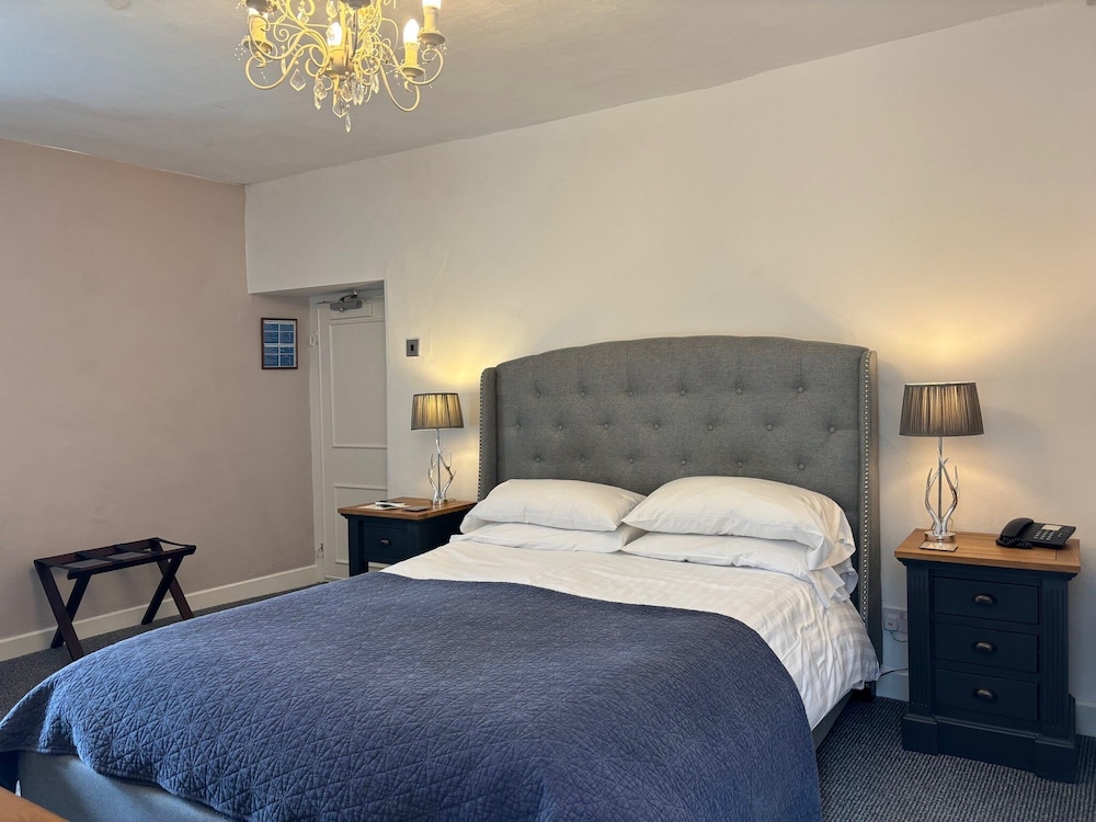 Dale Head Hall Lakeside Hotel 8/64