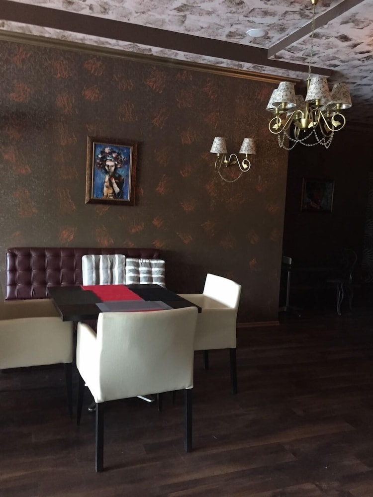 Chateau Del Marina Complex Apartments 13/20