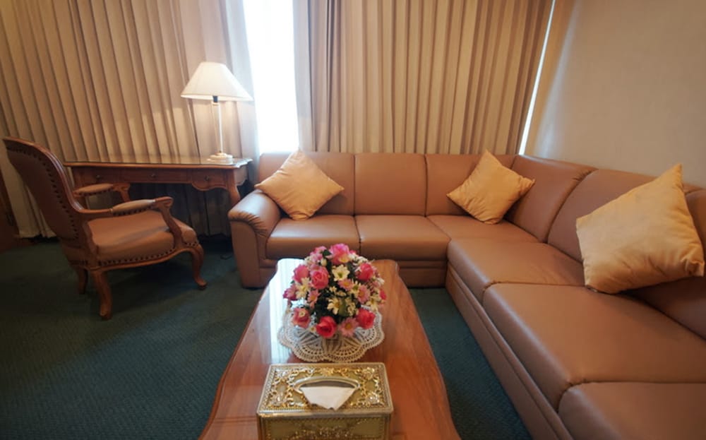 Dhevaraj Hotel 41/62
