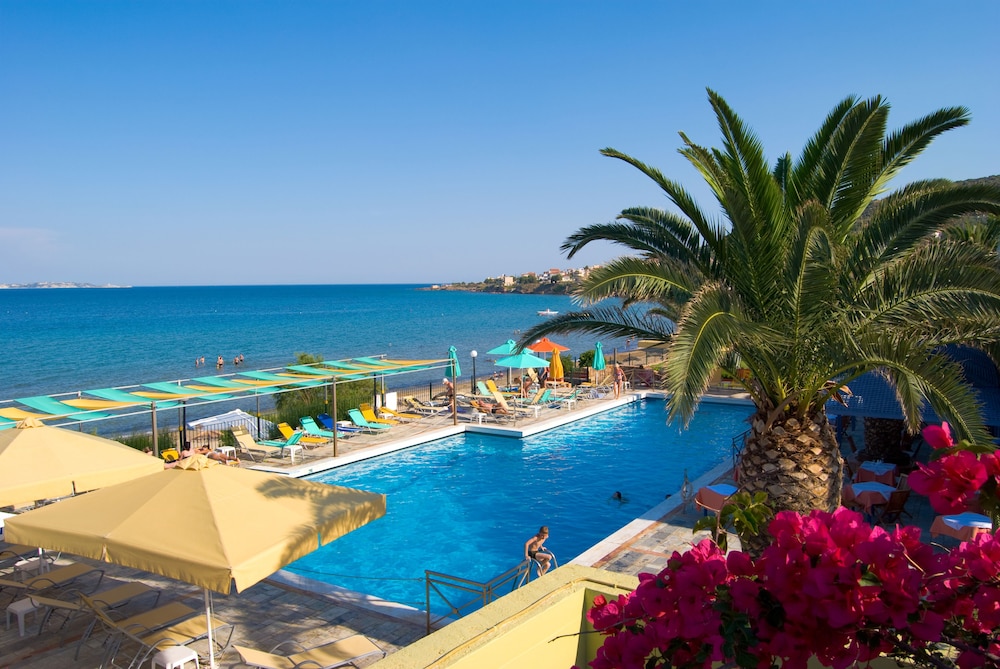 Golden Sand Hotel in CHIOS