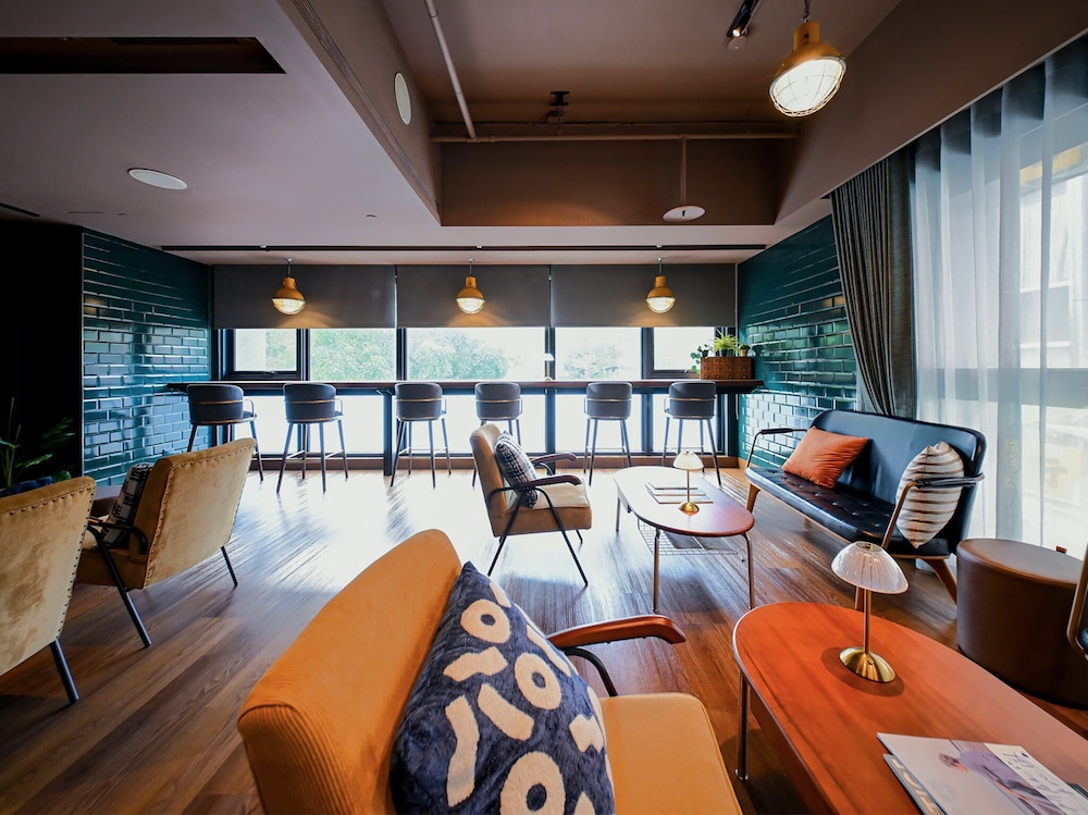 Check Inn Hotel 55/70