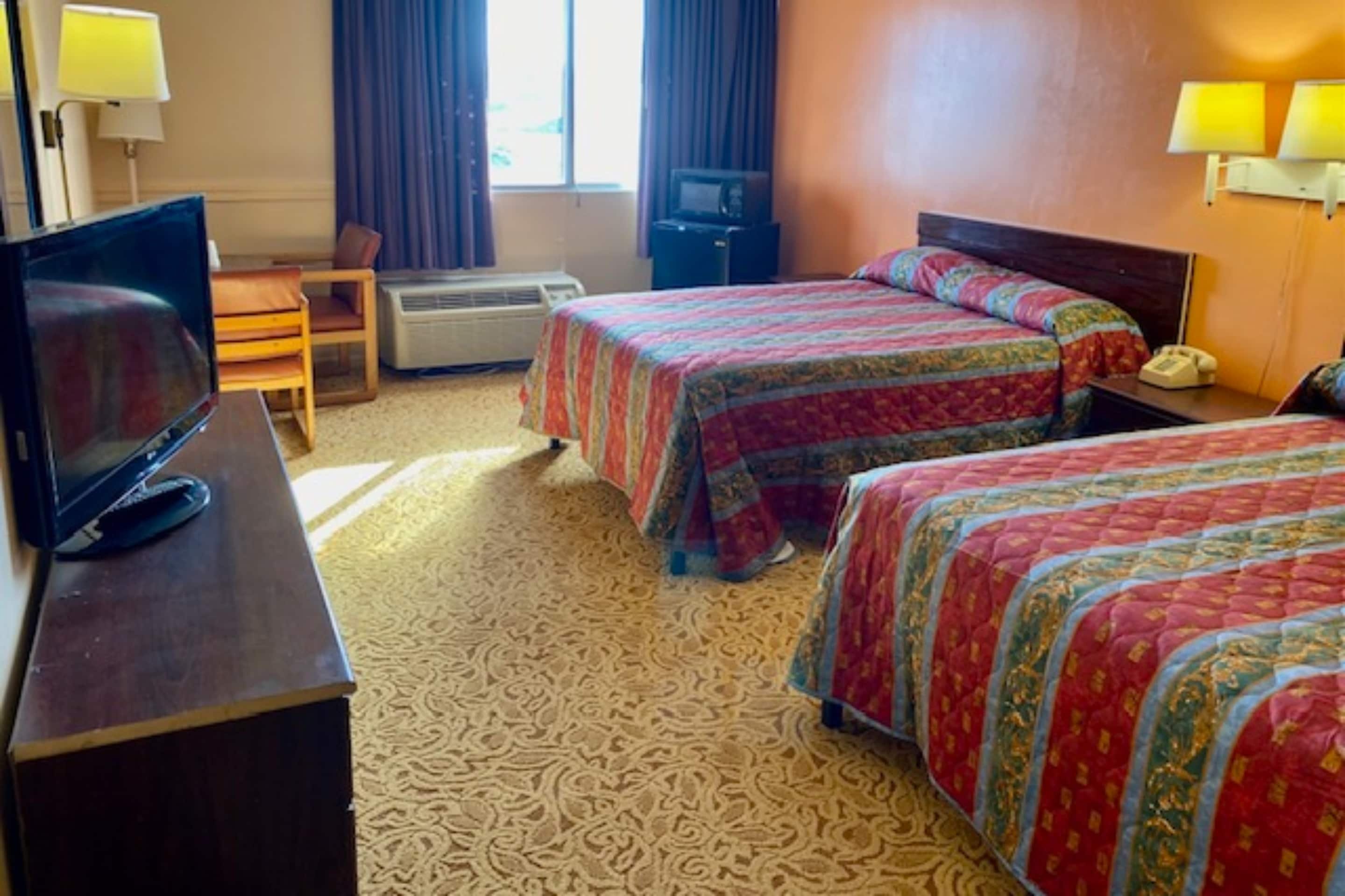 Red Carpet Inn & Suites Lima 9/64