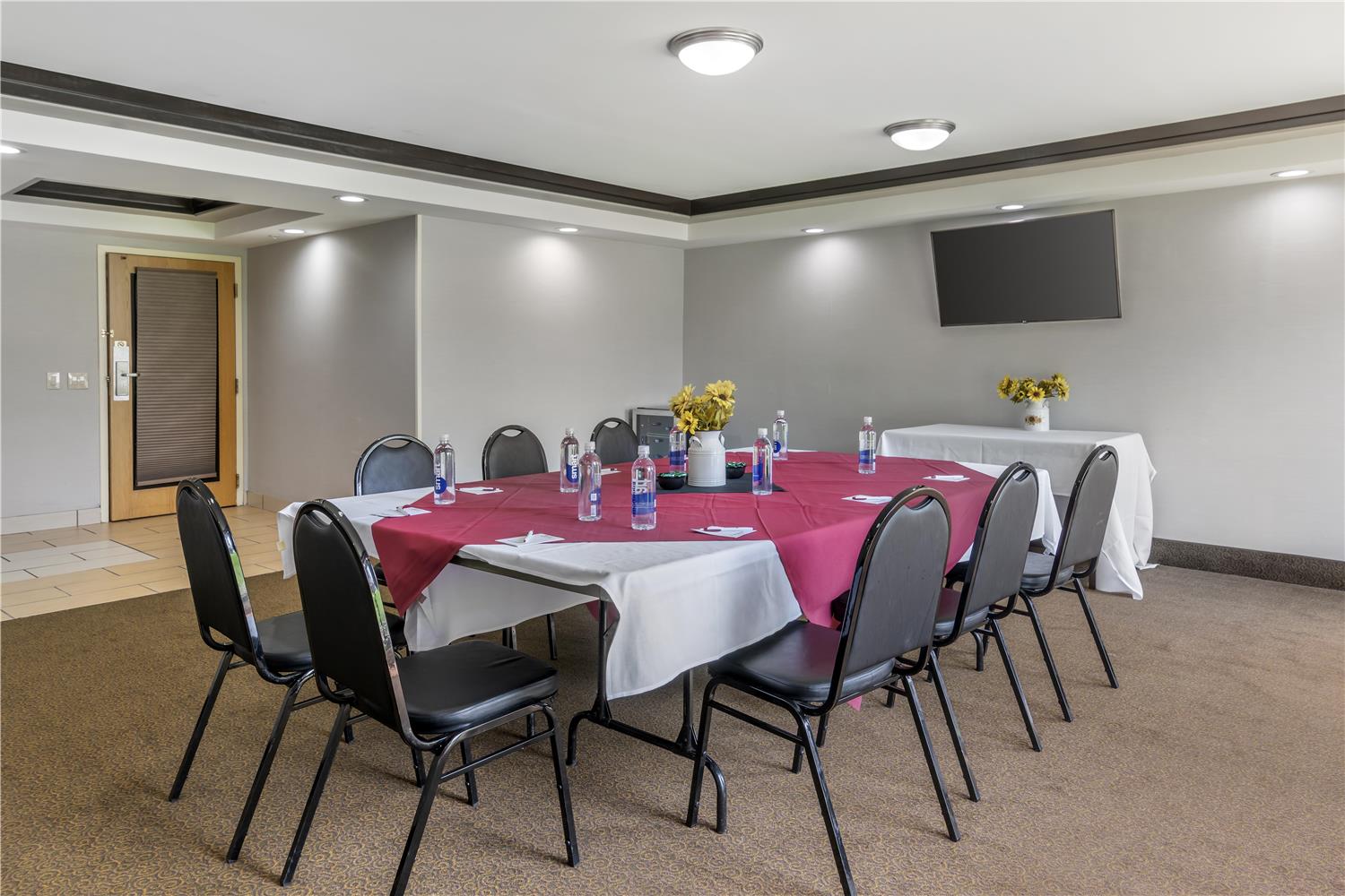 Best Western Plus Keene Hotel 53/63