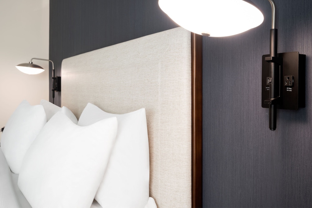 Courtyard by Marriott Seattle SeaTac Airport 20/49