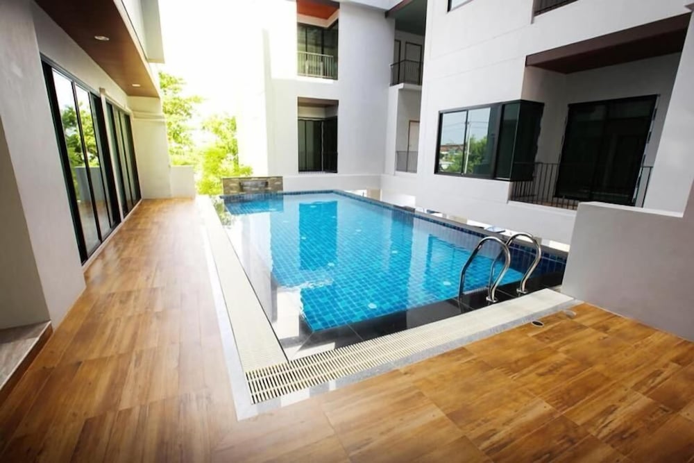 Luxsna Residence 48/63