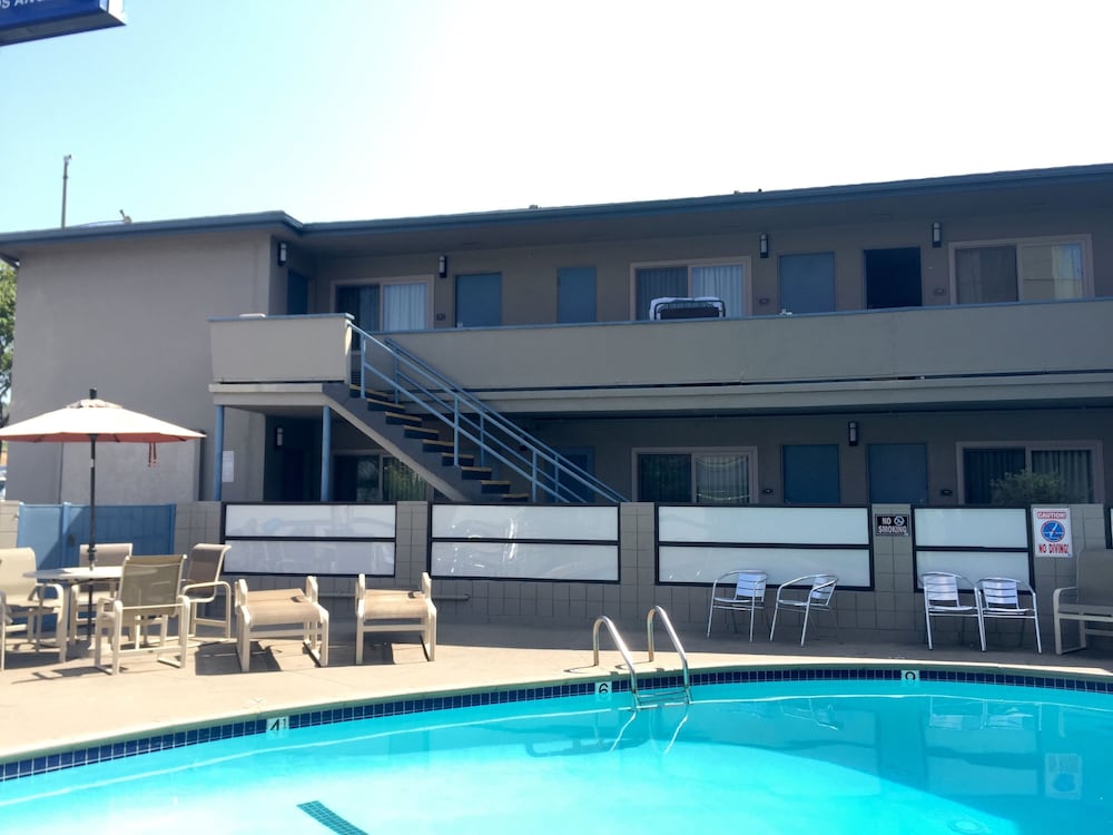 The Olivia Hotel image