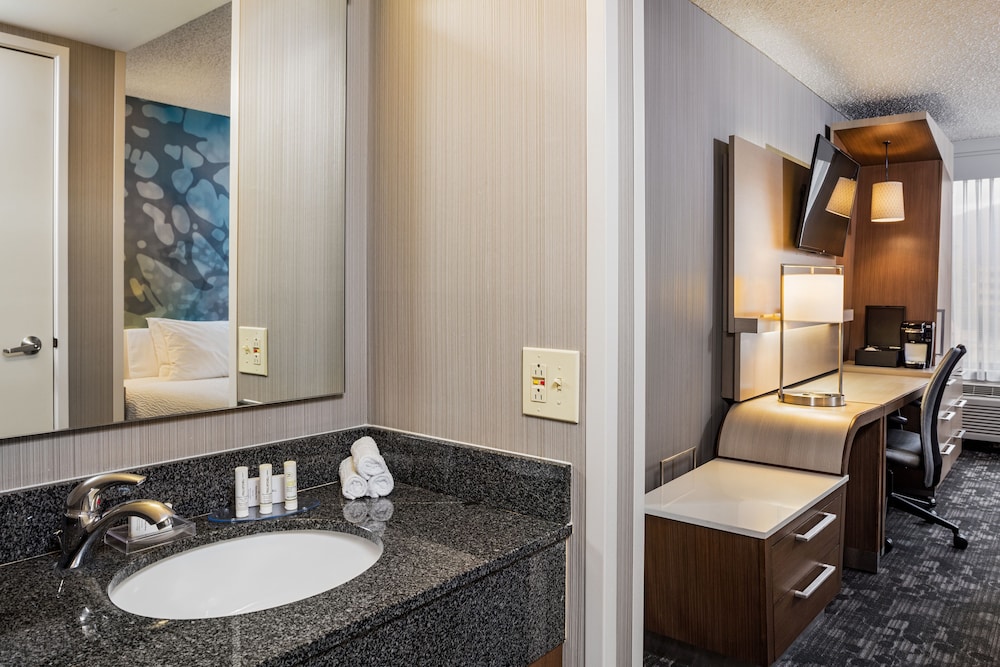 غرفة بسريرين كوين في طابق مرتفع، Courtyard By Marriott Riverside Ucr Moreno Valley Area 3/3