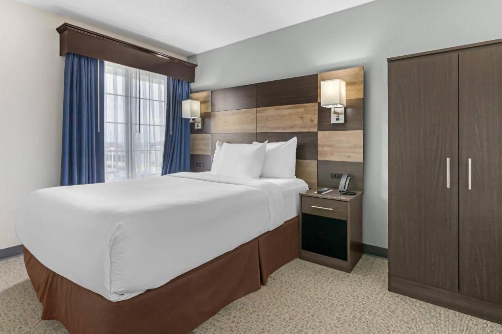 UPGRADE, EFFICIENCY, SUITE, 2 QUEEN BEDS