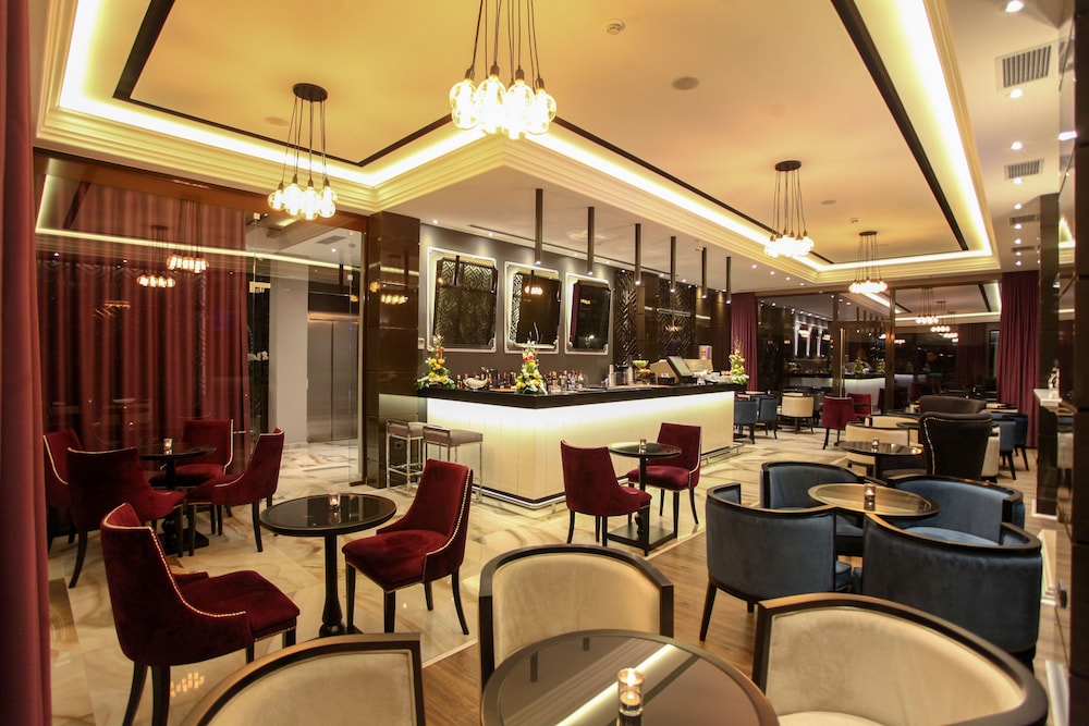Senator Hotel 42/50