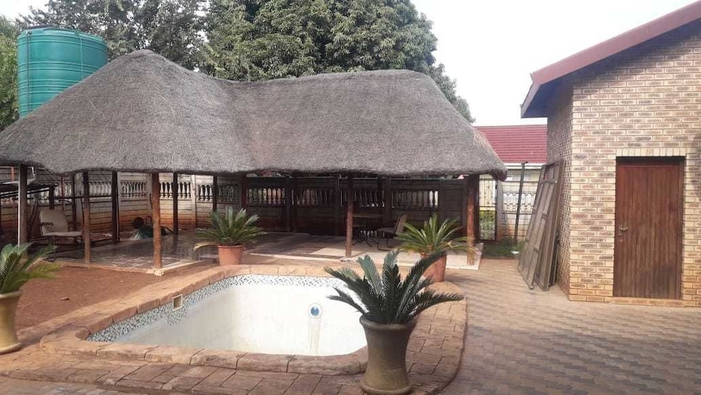 Vakhusi Bed and Breakfast 38/47