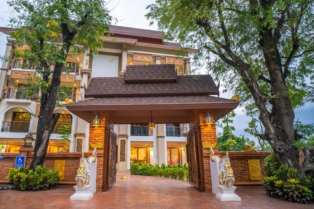 Siri Nakornpink Chiang Mai Hotel 6/75