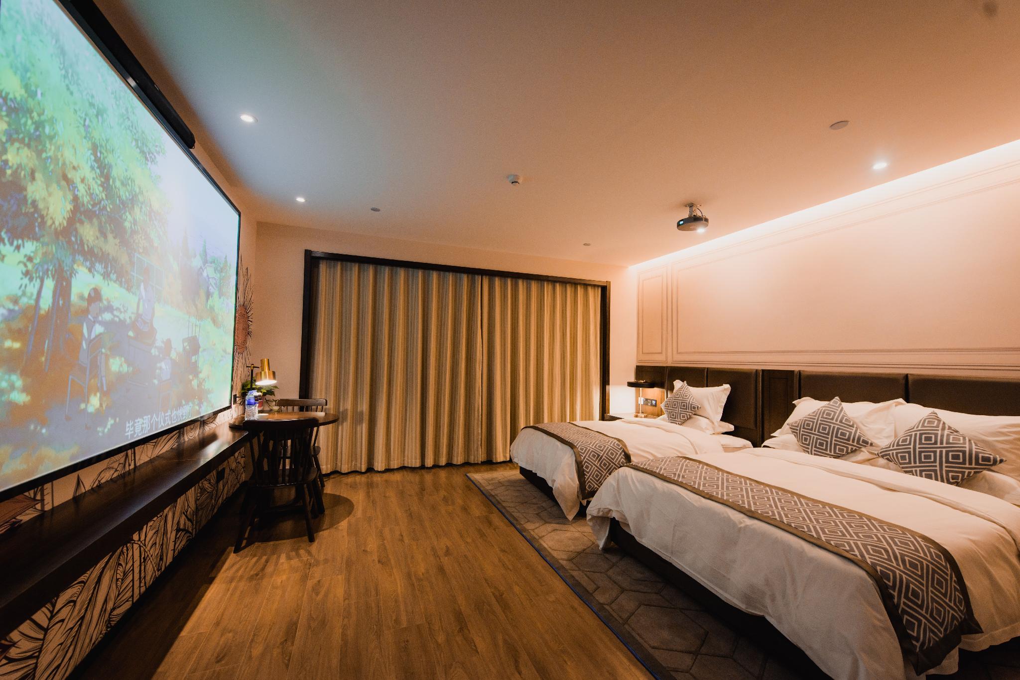 Smart, Family, 1 Double and 1 Single Bed