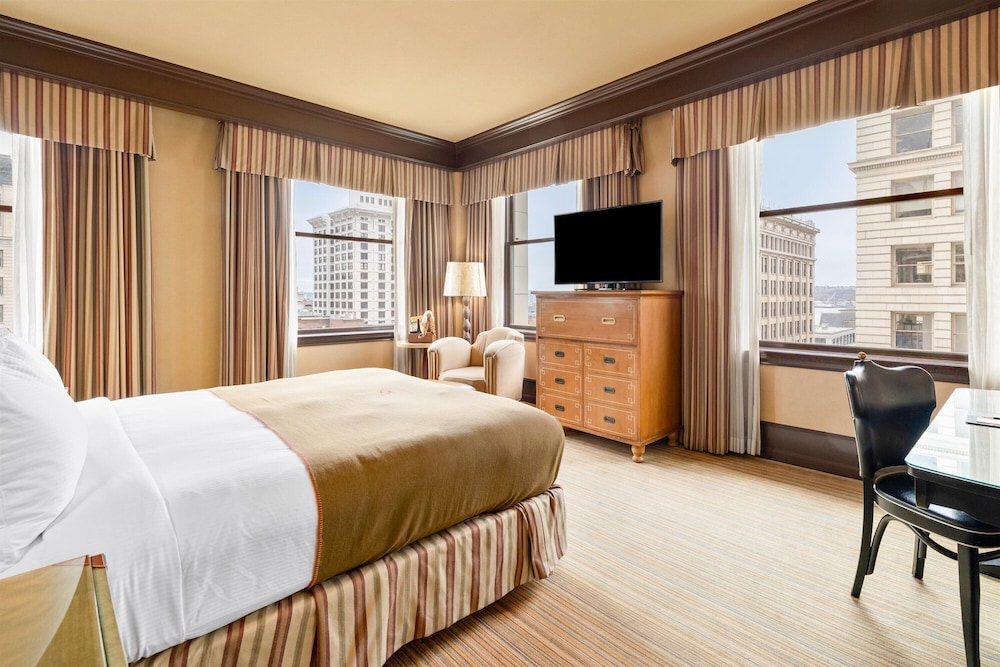 Boutique, Single, Queen Bed