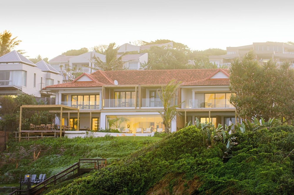 Sala Beach House 1/29